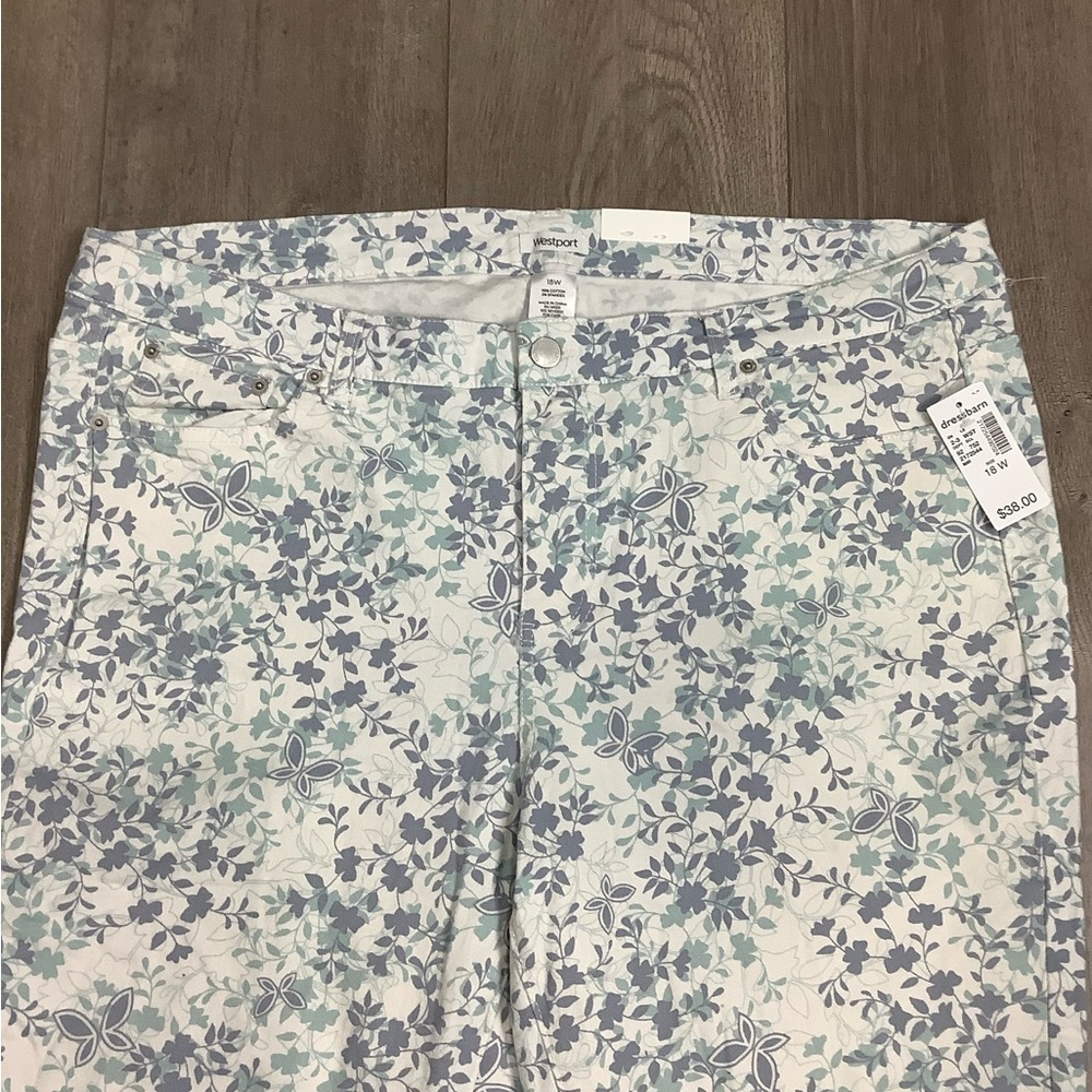 Womens Westport Dressbarn 18W Pants Capri Floral Mid Rise White Blue Stretch NWT - Picture 5 of 10